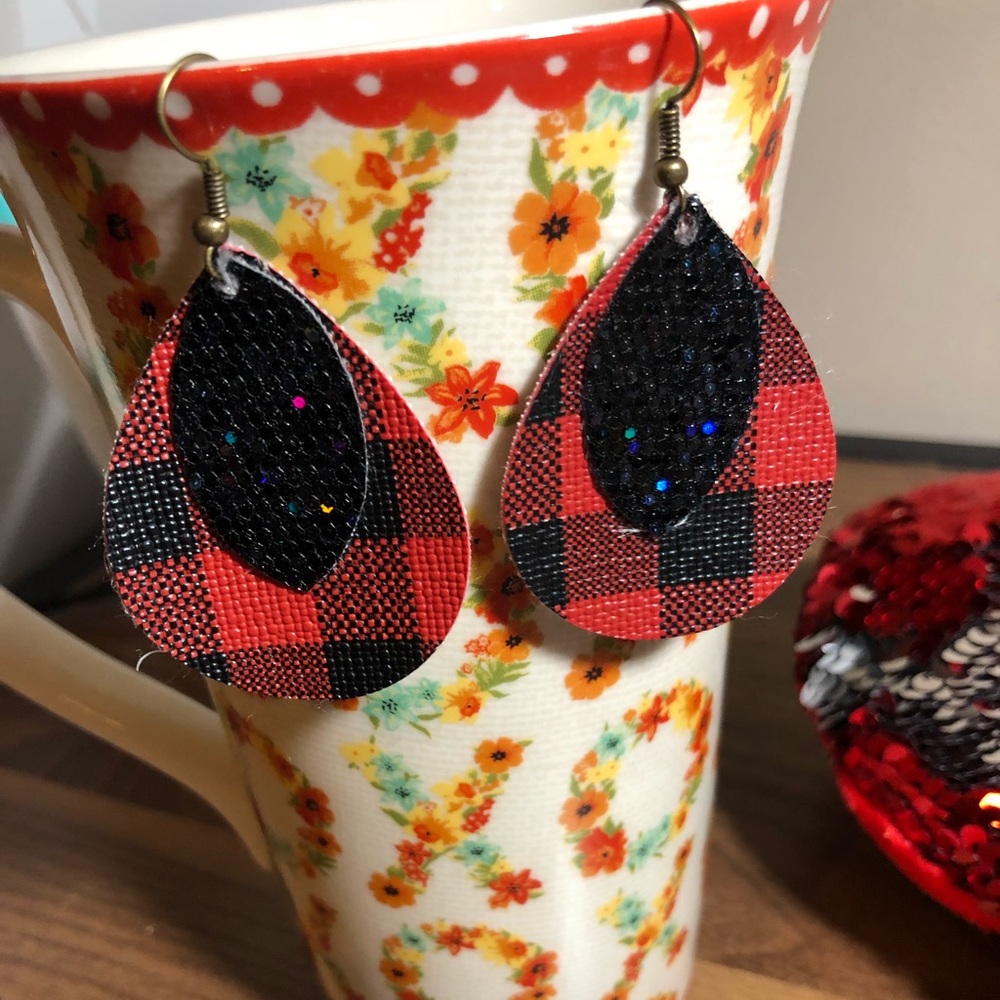 Leather earrings